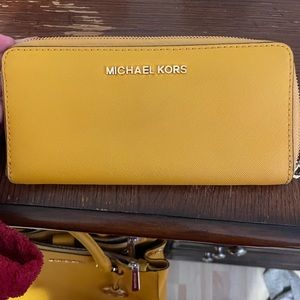 Michael Kors zipper wallet, like new, yellow